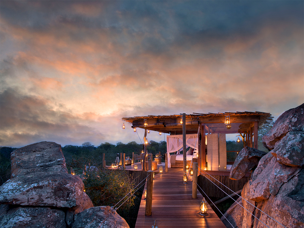 Safari 1 - Lion Sands_Kingston Treehouse_4_ Evening View Of Treehouse Walkway